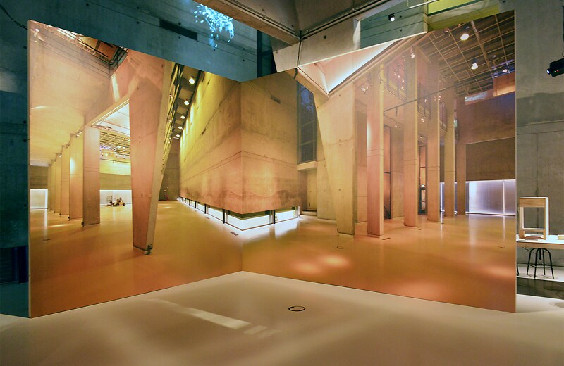 Bekleidung, The New Institute, Rotterdam - Foto Nils Nova