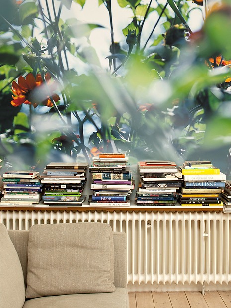 Fototapete Susanna - Susanna im Wohnzimmer